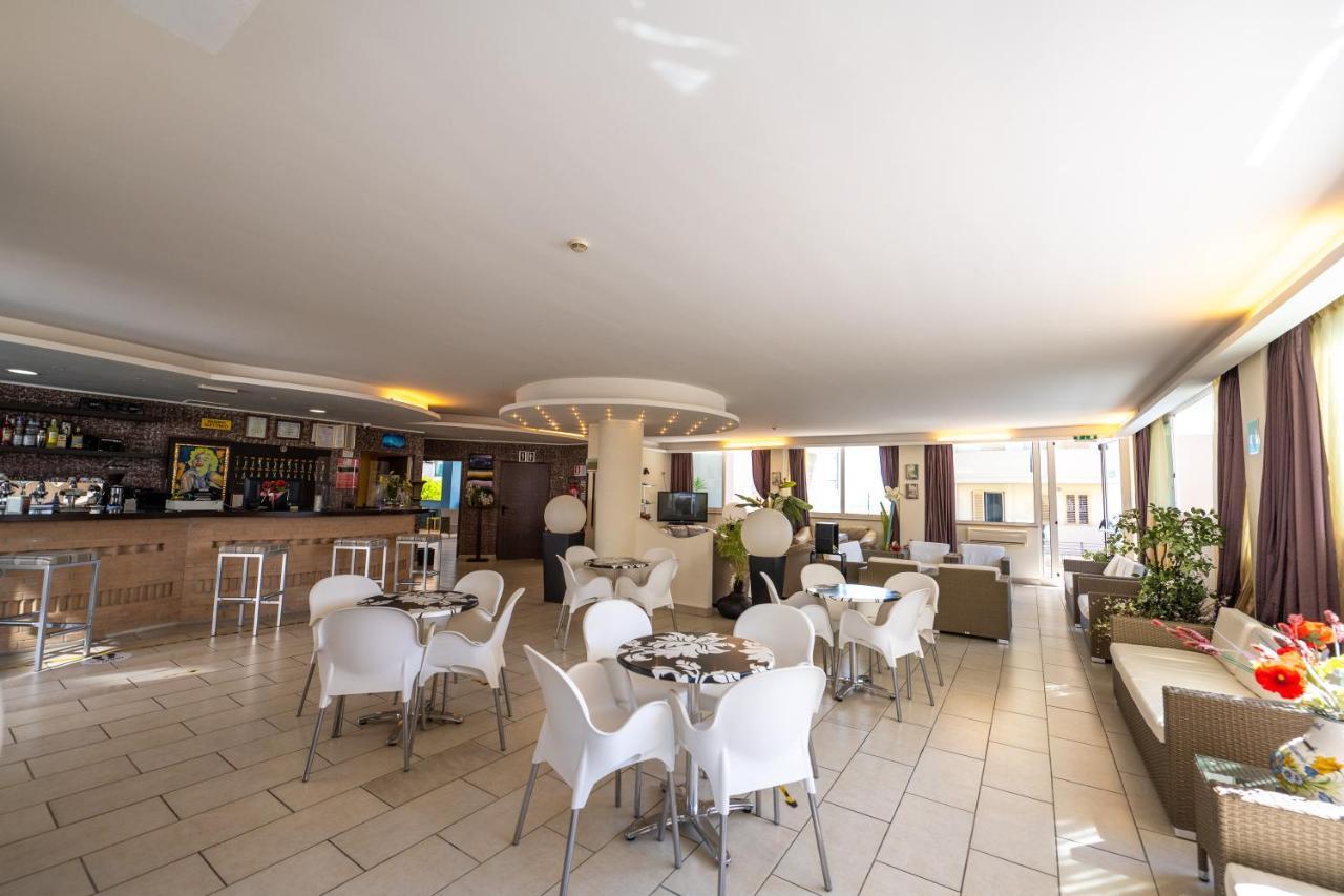 Di Matteo Hotel Roseto Degli Abruzzi Exterior foto